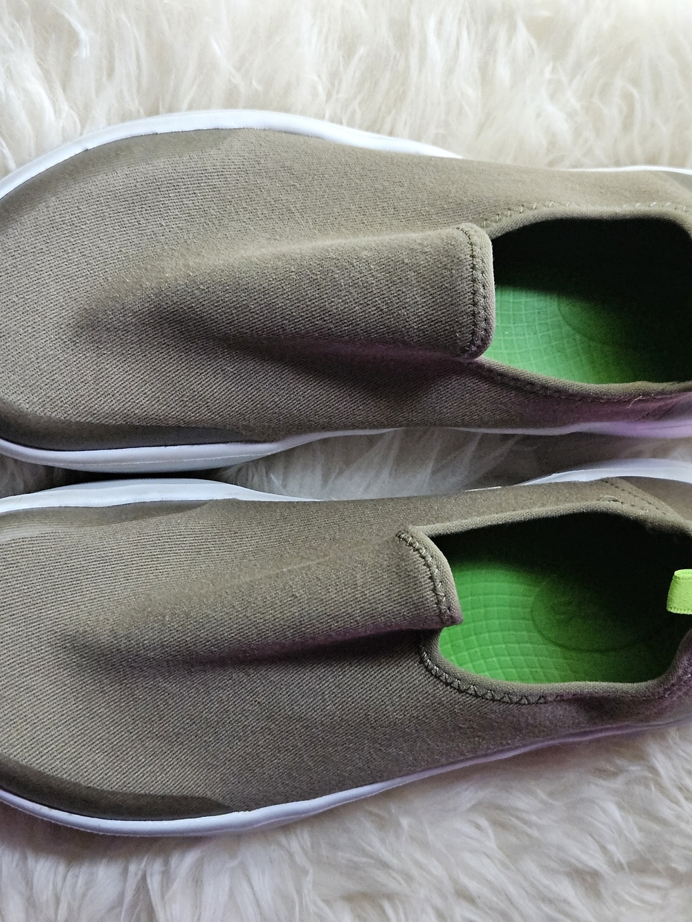 OOFOS OOmg eeZee Low Slip-On Recovery Shoes Taupe / White – Size - Picture 12 of 12